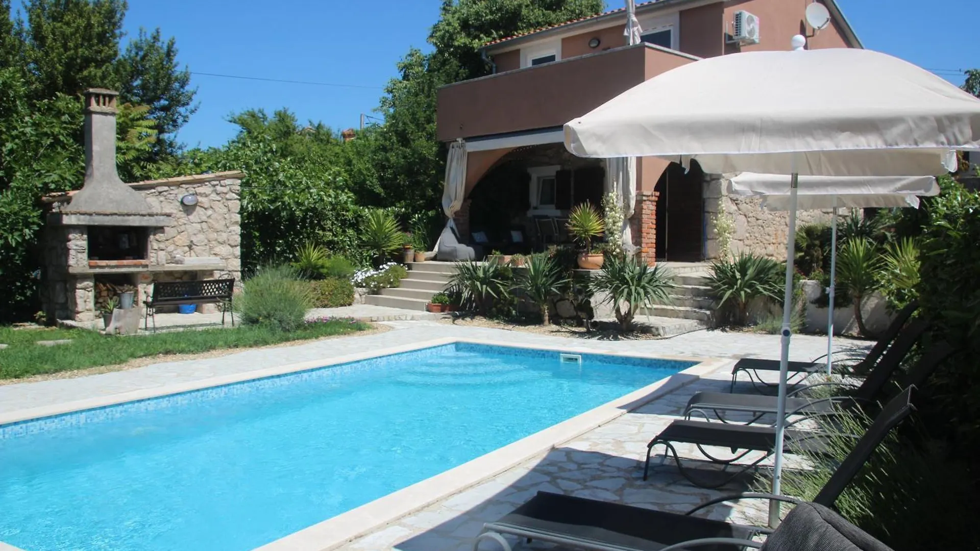 Villa Calma, Recharge Your Body And Mind Gabonjin